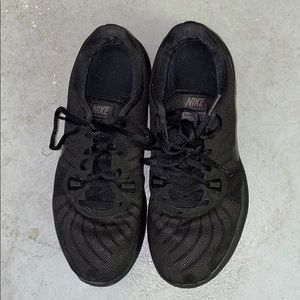 All black nike sneakers